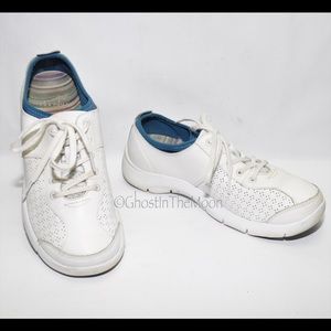 DANSKO White Genuine Leather Professional Nurse Shoes size 38 (US 7.5 - 8)